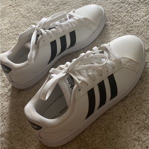 Adidas Grand Court Sneakers
